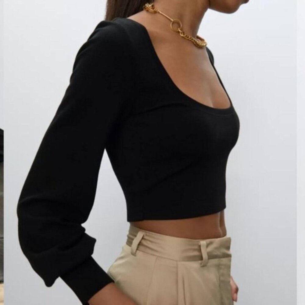 Aritzia Babaton Black Balloon Sleeve Cropped Top. Size XXS.